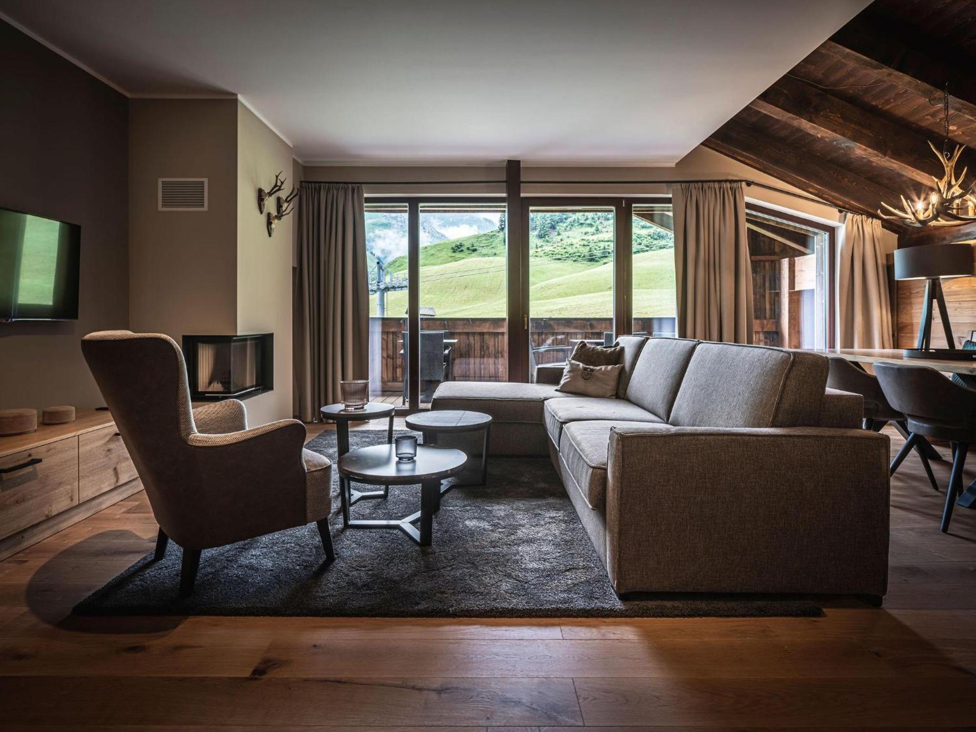 Alpenparks Hotel & Apartment Arlberg Warth Mit Pool Екстериор снимка