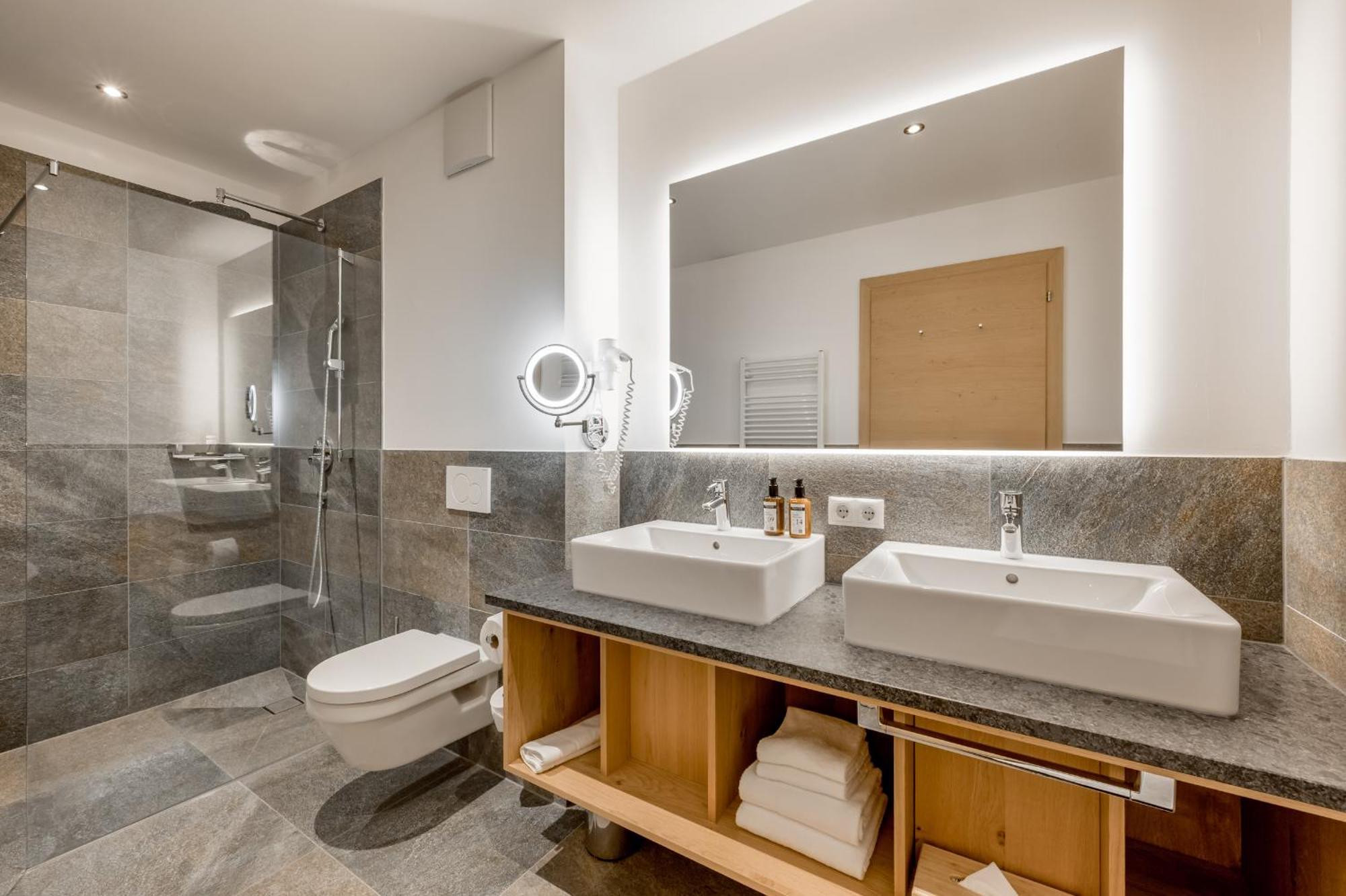 Alpenparks Hotel & Apartment Arlberg Warth Mit Pool Екстериор снимка