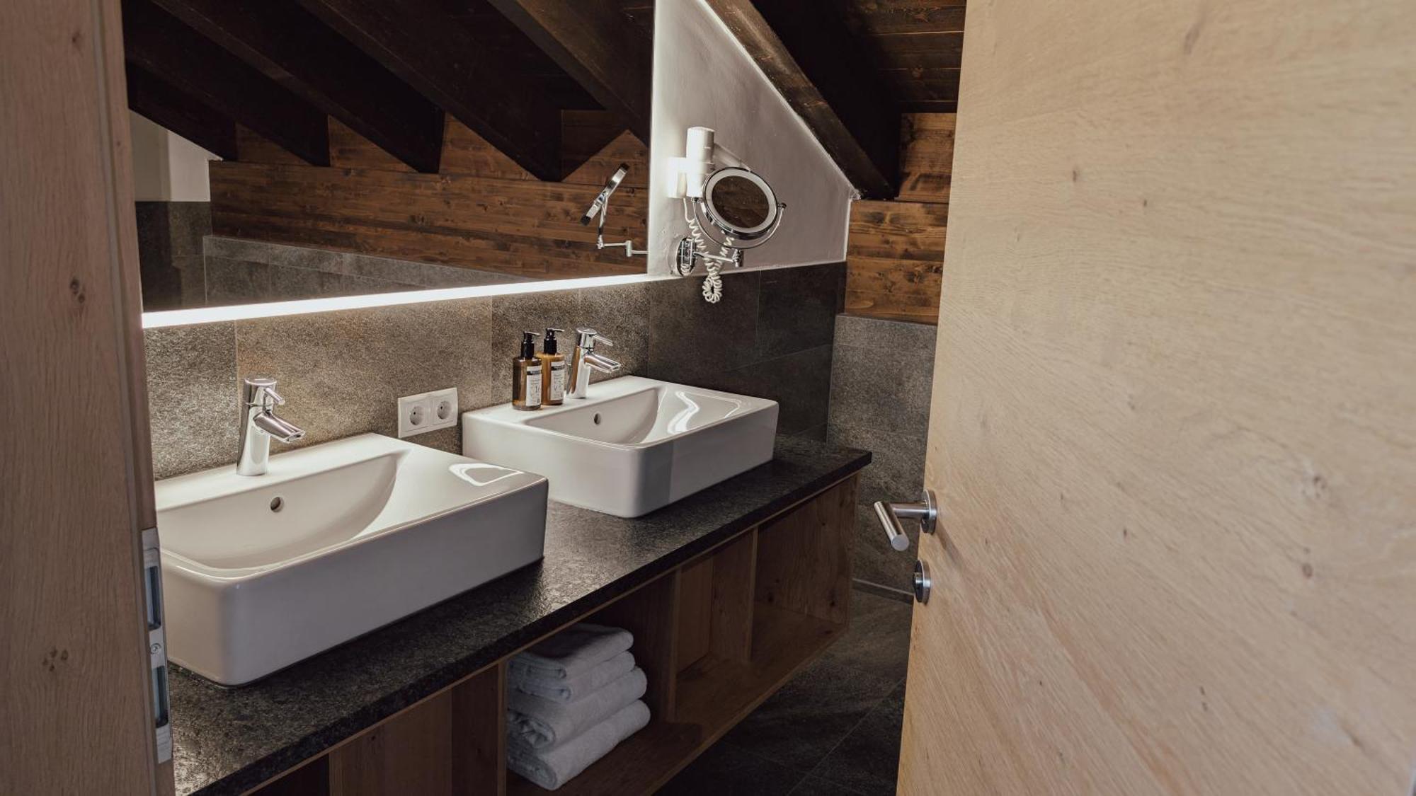 Alpenparks Hotel & Apartment Arlberg Warth Mit Pool Стая снимка