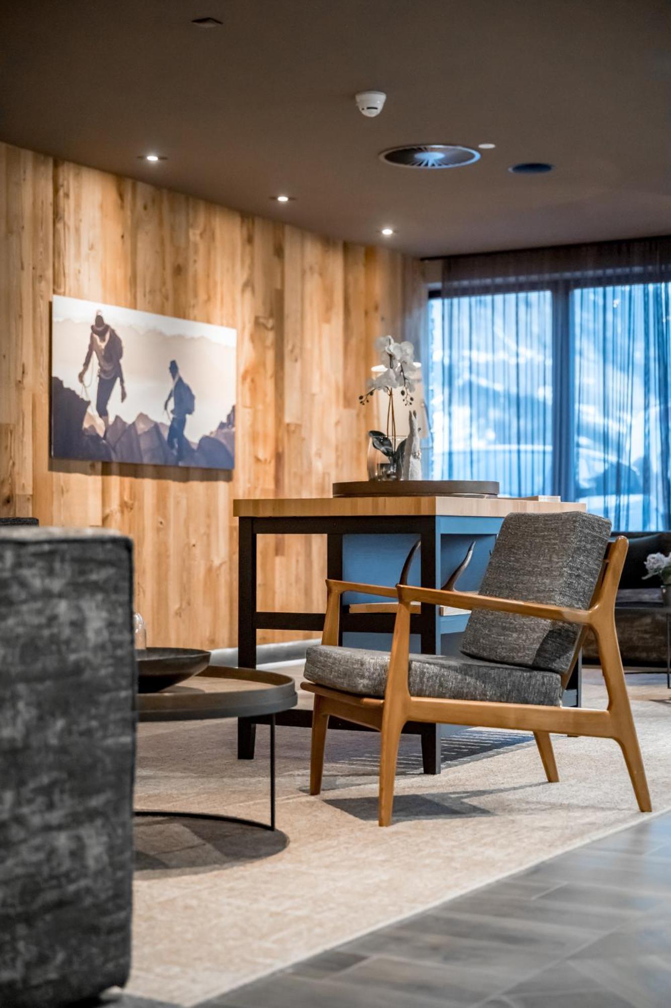 Alpenparks Hotel & Apartment Arlberg Warth Mit Pool Екстериор снимка