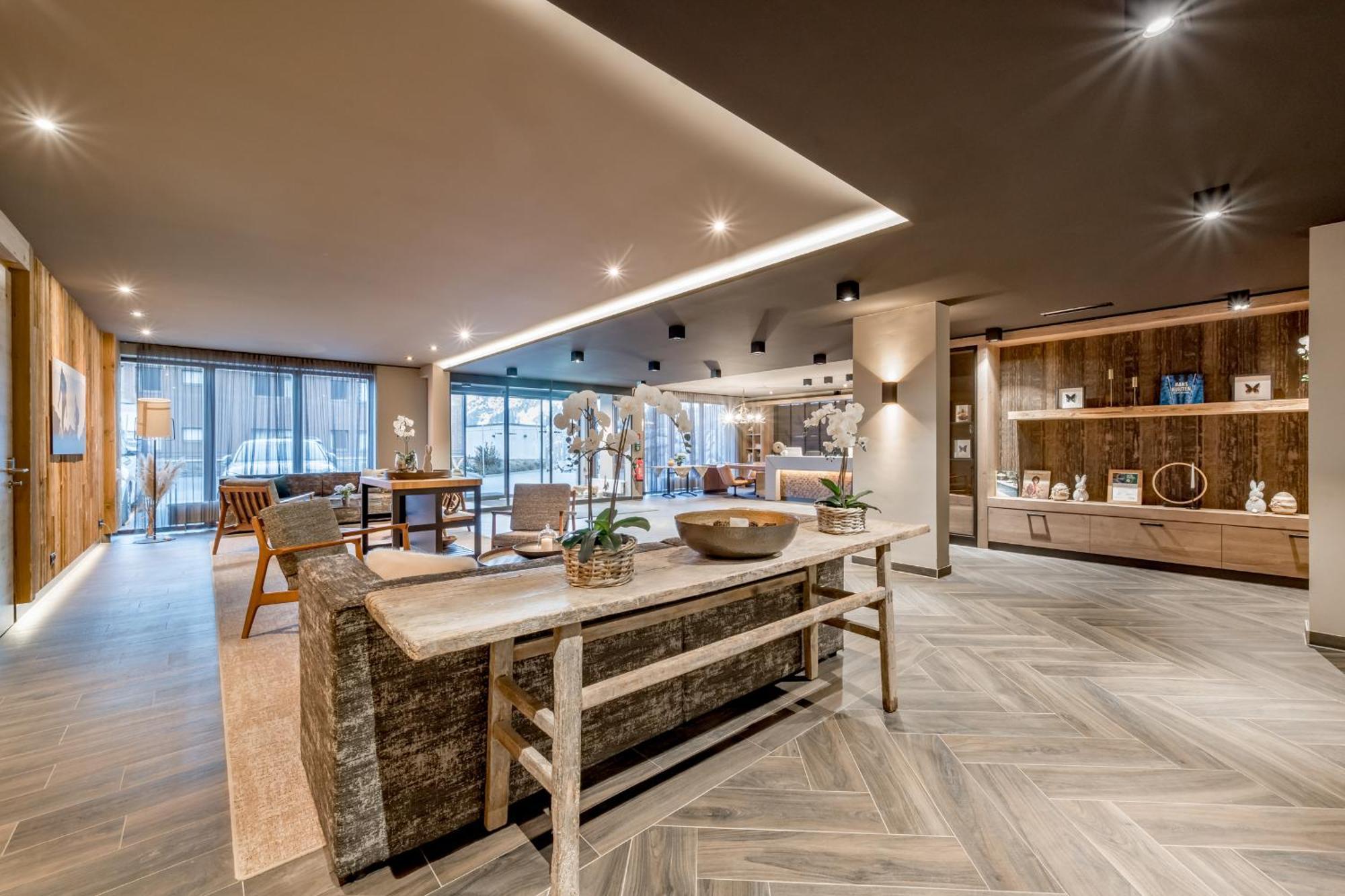 Alpenparks Hotel & Apartment Arlberg Warth Mit Pool Екстериор снимка