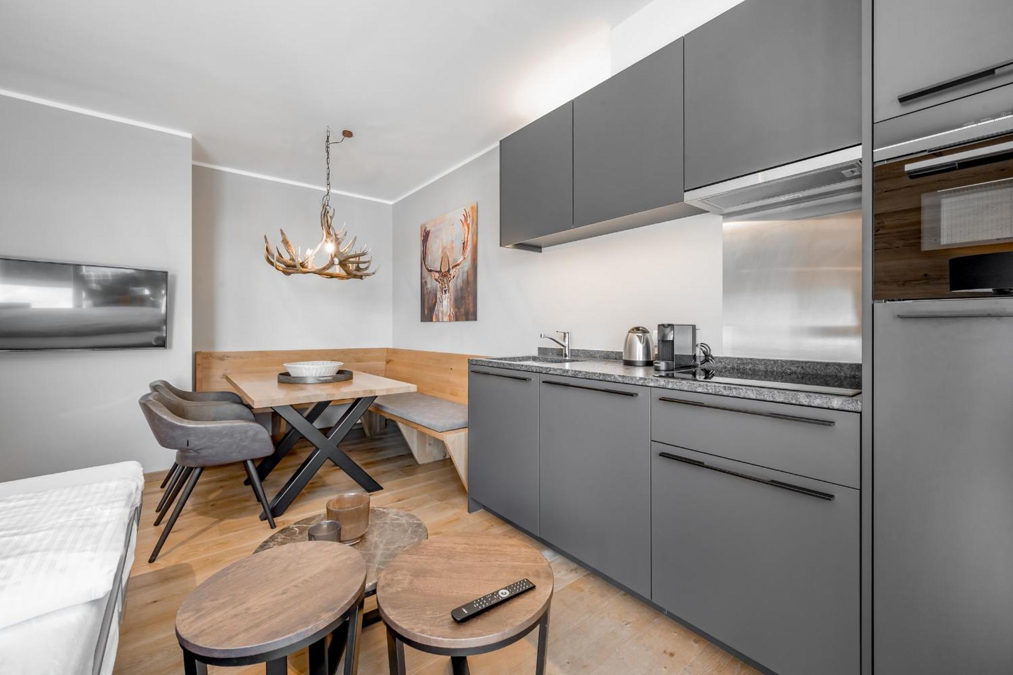 Alpenparks Hotel & Apartment Arlberg Warth Mit Pool Екстериор снимка