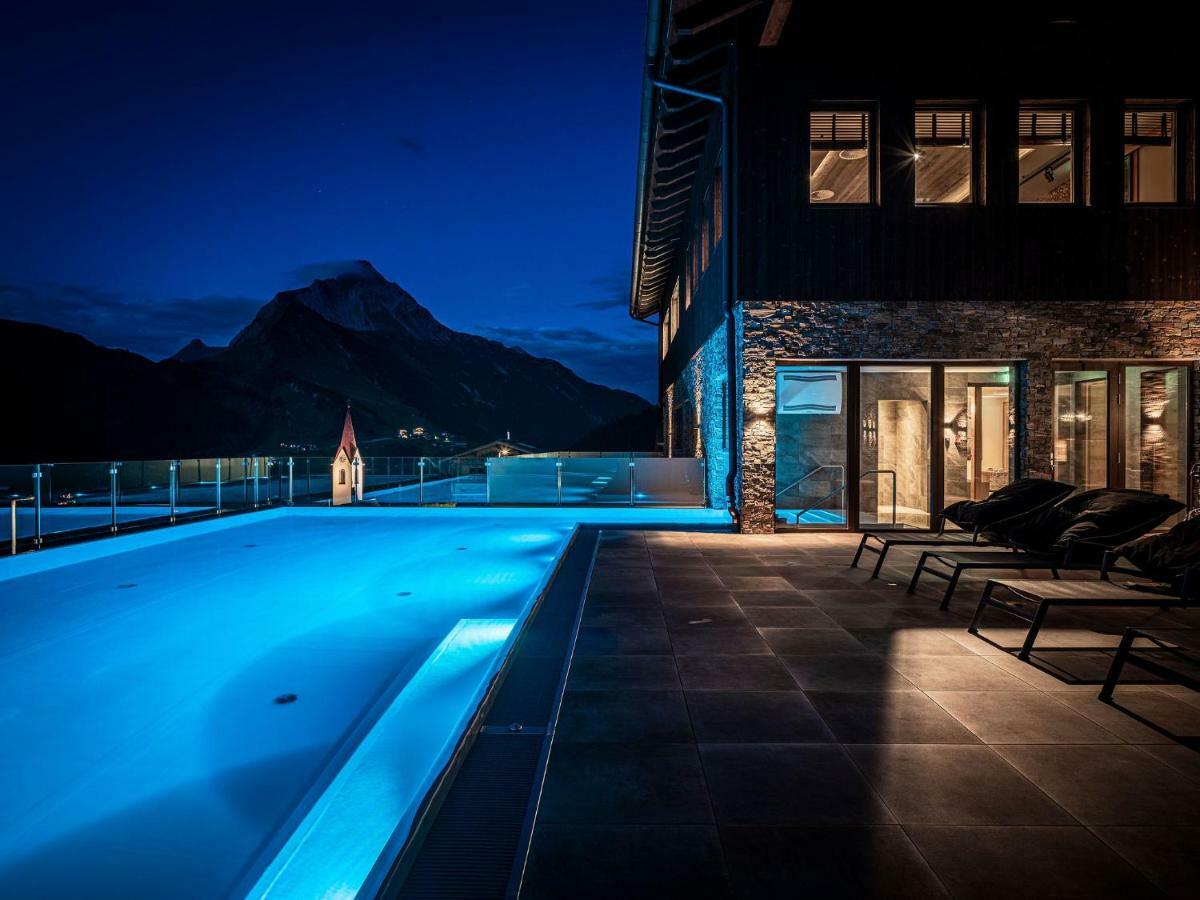 Alpenparks Hotel & Apartment Arlberg Warth Mit Pool Екстериор снимка
